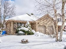Large 4-Bedroom House – Finished Basement, 4 Parking - Highbury