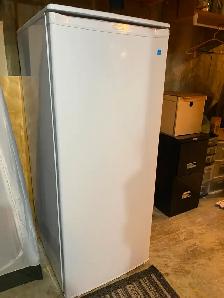 Danby White Manual Defrost Upright Freezer