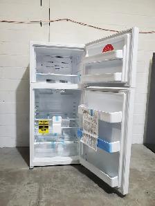 Scratch dent Refrigerator Frigidaire 30″ FFTR1835VW New