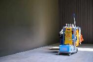Recherche concierge/searching for janitor