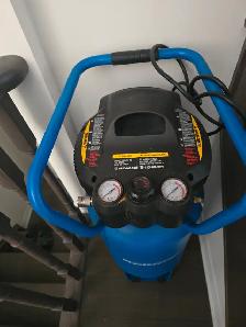 Mastercraft 18-Gallon Oil-Free Portable Air Compressor,