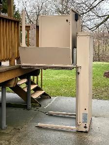 Wheelchair lift