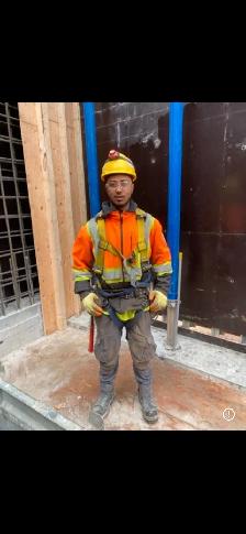 Looking for construction full time permanent job.