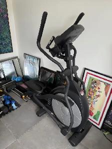 E35 Elliptical - SOLE Fitness - Like new