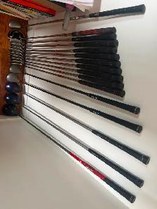 Men's right hand, golf clubs