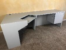 DELIVERY AVAILABLE! COMMERCIAL GRADE OFFICE DESK FOR $120!