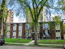 EXCELLENT Oliver location 1 bedroom condo