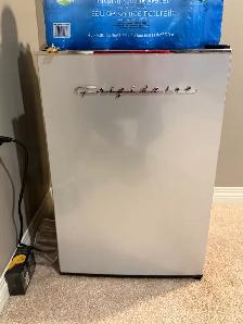 Frigidaire mini fridge