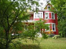 DANS UN DUPLEX - NORD - SUR TERRAIN BOISÉ