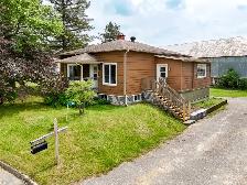 Danville (Estrie) : Maison près des services, terrain 15 478 pi2