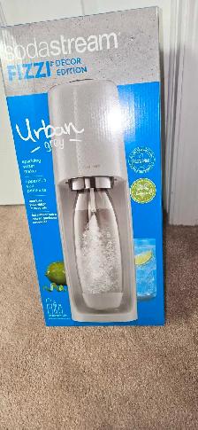Sodastream Fizzi sparkling water maker