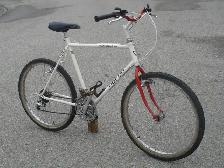 UP FOR SALE TODAY 26' NORCO MOUNTAINEER SERIES 18 SPD MTB!