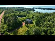 2 Bedroom Lakehouse with 2 Lakes for rent