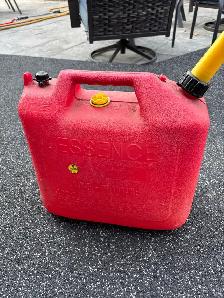 gas can  5 gallon