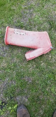 Discharge chute from Snapper mower.