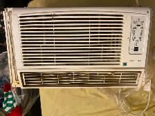 Insignia 6000 BTU air conditioner