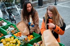 Revendeur Fruits et Legumes ayant leur camions clickici clickici