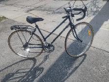 Vintage 'Pacesetter' 10-Speed Road Bike