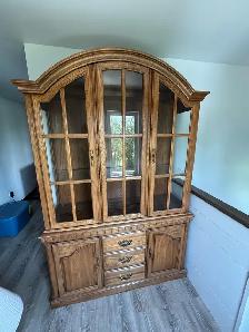 China Cabinet with crystal lamps