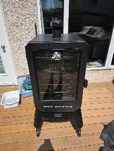 Pitboss Pro Series II 4 - Vertical Pellet Smoker