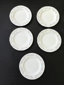 Wedgwood Rouen 9 inch  Plates p/u NK