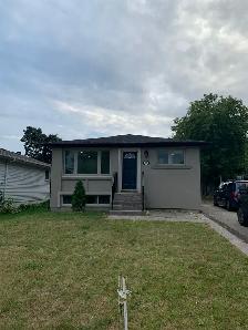 3 Bedroom and 1 Bath Upper Unit for Rent in Lawfield Hamilton