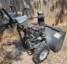 Briggs & Stratton 200CC, 9.5 HP Snow Blower NEW