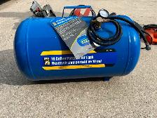 Powerfist 10 Gallon Air Tank   2.5 Ton Low-Profile Floor Jack
