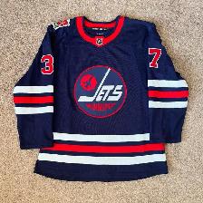 Winnipeg Jets Connor Hellebuyck Jersey