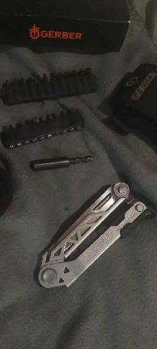 Gerber Centerdrive W/Bitkit, adapter, sheath, & Box $80!