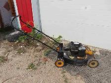 Poulan Pro Self Propelled Gas Lawnmower 22'' Cut