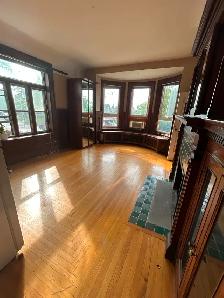 Studio Apartment Broadview & Danforth Prime Riverdale