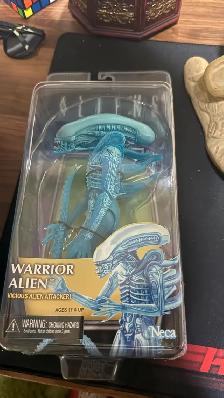 Blue Warrior Alien- NECA