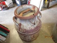 OLD 1930s HEAVY GAUGE METAL 3 GALLON MILK CREAM CAN $40
