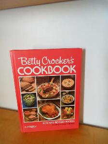 MASTERING THE ART OF FRENCH COOKING--BETTY CROCKER'S COOKBOOK