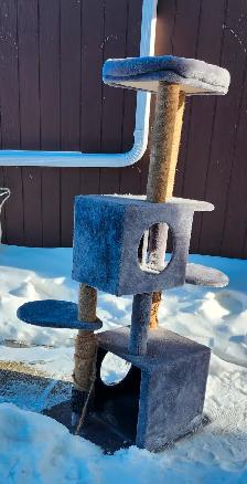 TREE CAT HOUSE