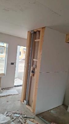 contruction drywall worker