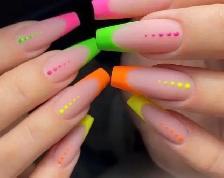 nails technician