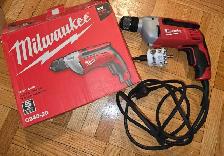 Milwaukee 3/8' Drill – Barely Used – Like New Hole Saw Bit