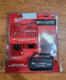 NEW Milwaukee forge XC8.0 battery with rapid charger