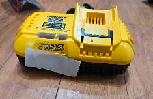 Dewalt DCB118 fast charger 20V max