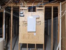 Electricians or experienced electrical apprentices wanted