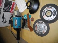 MAKITA 7-inch (15-Amp) Angle Grinder,