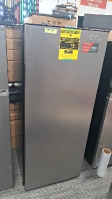 FRIGIDAIRE 10CUFT UPRIGHT STAINLESS STEEL CONVERTIBLE FREEZER