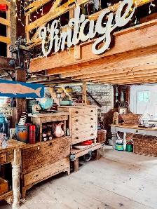 please help antique and collectible not let these go to landfil