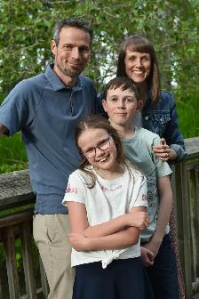 Calgary Photographer - tinder, headshots, family shoots