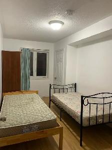First floor room in sharing for rent, steps to Seneca@york $600.