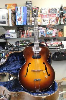 1946/47 Gibson ES-150 Hollowbody Sunburst Guitar with Case