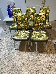 Antique 1972 table & chairs
