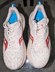 Saucony Tempus 2 Running Shoe - Women's size 9.5